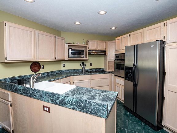 4th image of 54949 Highland Dr