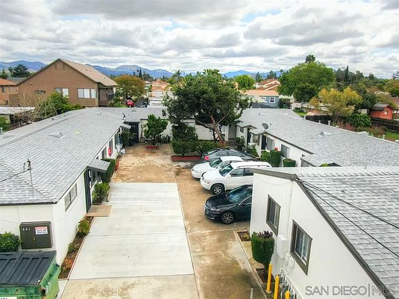 5th image of 441-449 Claydelle Ave