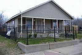1st image of 1601 E Terrell Ave