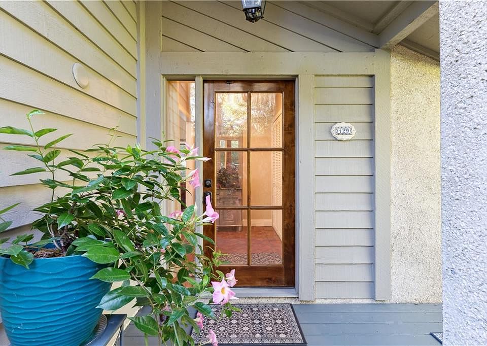 1st image of 129 Linkside Dr