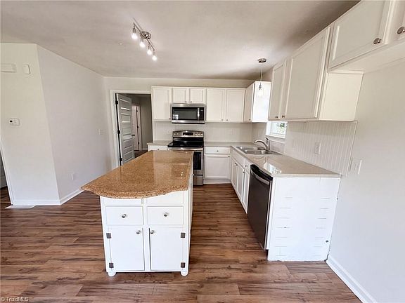2nd image of 4982 Follansbee Rd