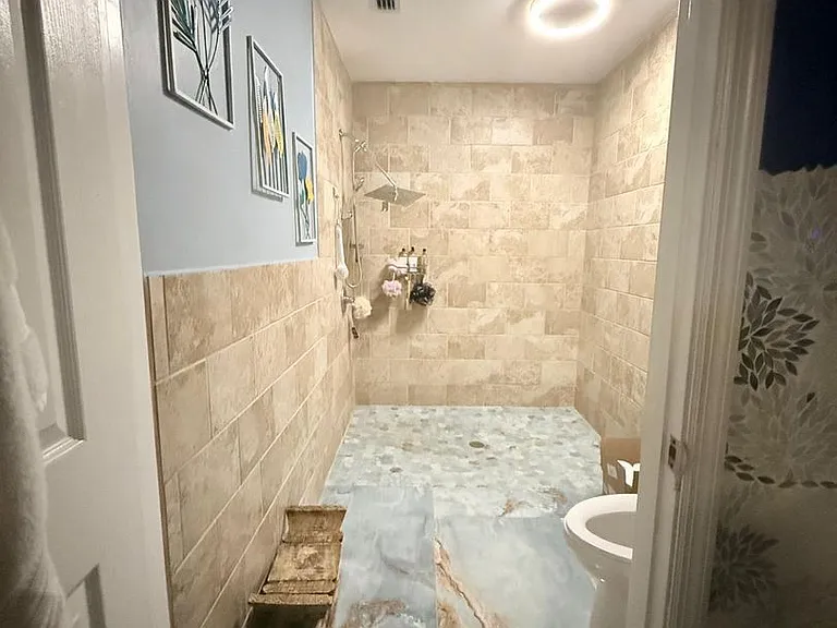 11 Capitol Ct #11 — Photo 6