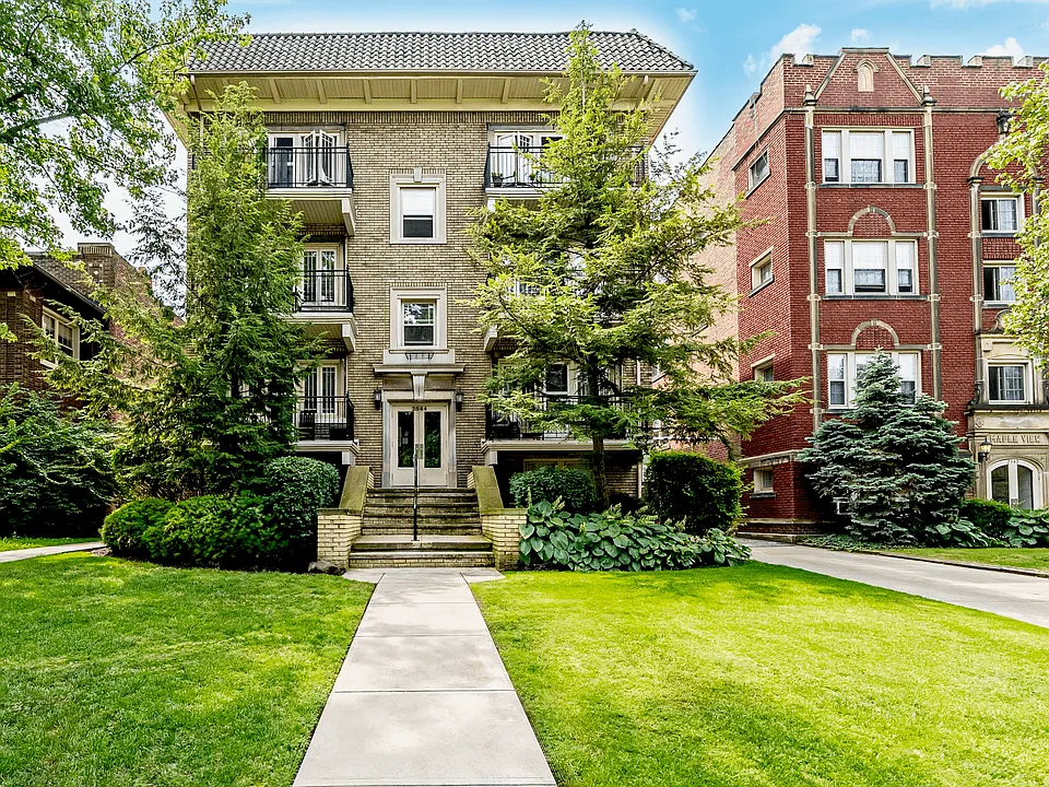 Mapleview Apartments
