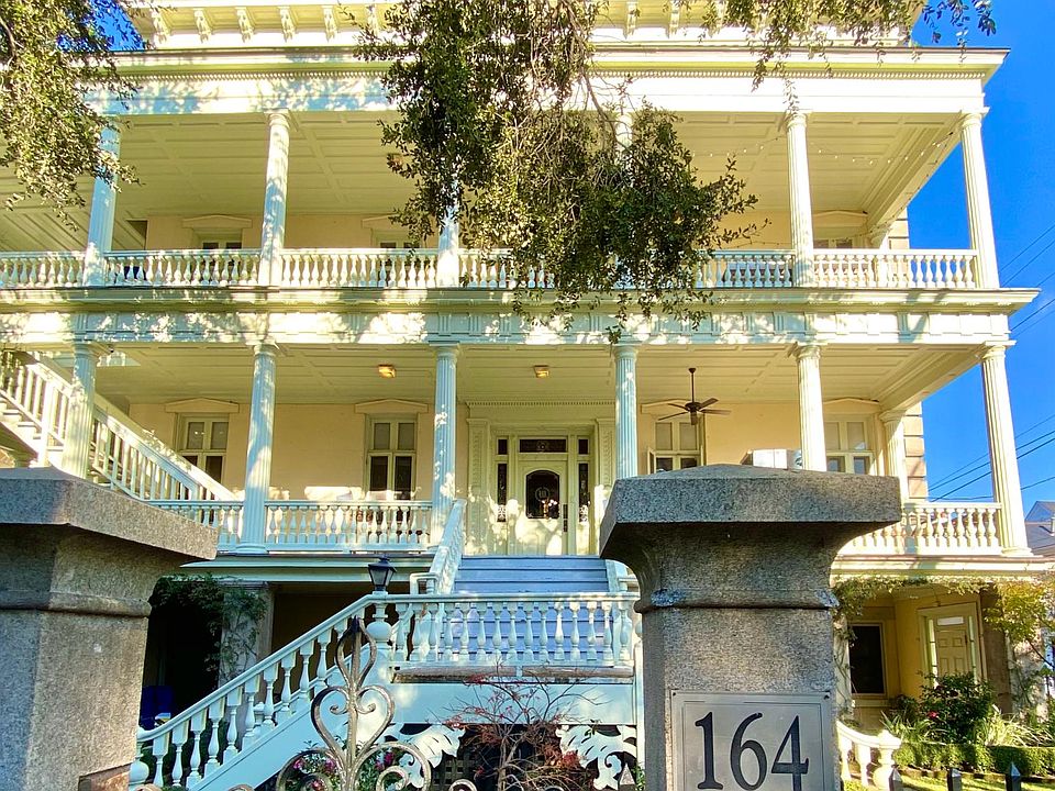 Gate entrance to property from Wentworth St.