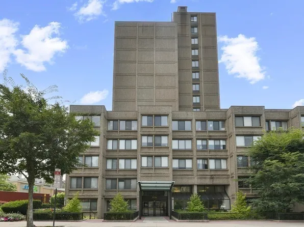 1731 Beacon St APT 302, Brookline, MA 02445