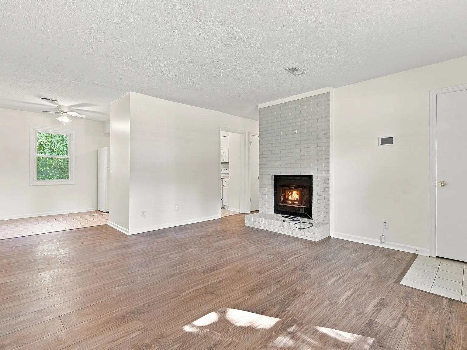 3 bed, 1228 sqft, $1,575 — Photo 4