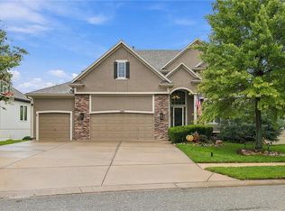 11018 W 163rd Ter, Overland Park, KS 66221
