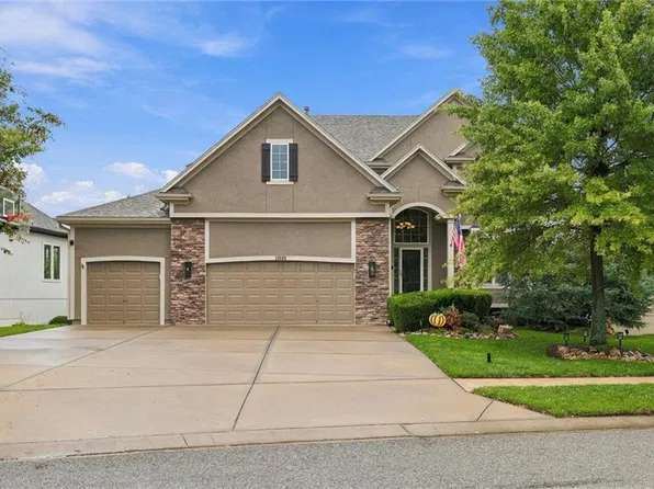 11018 W 163rd Ter, Overland Park, KS 66221