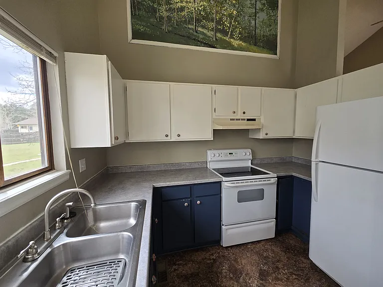 751 Columbine Village Dr #B — Photo 8
