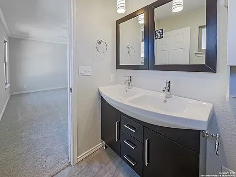 5th image of 4523 Briardale St