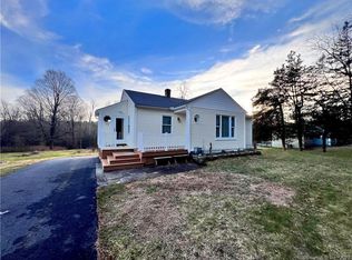 255 Gillette Rd, New Hartford, CT 06057