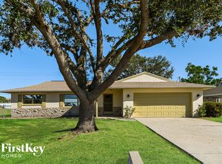 215 SW 48th Ter, Cape Coral, FL 33914