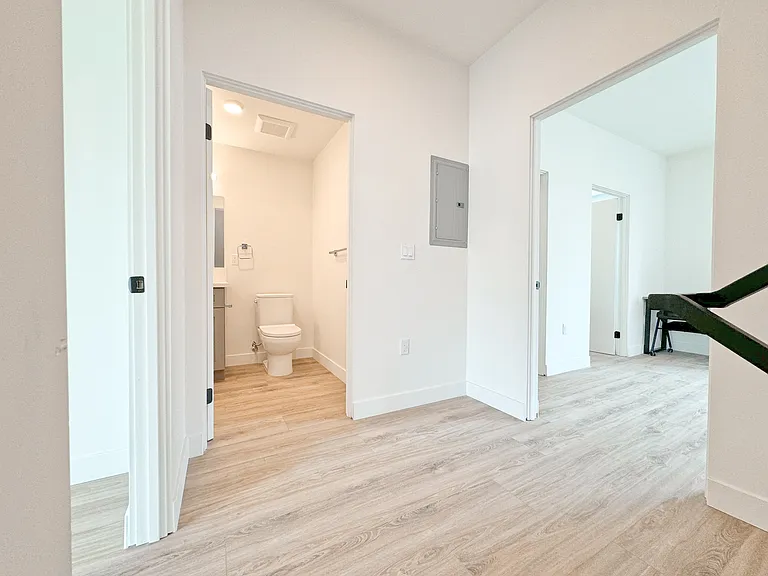 1743 Armacost Ave — Photo 46