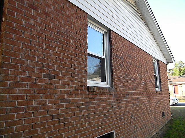 2nd image of 127 Jewel St