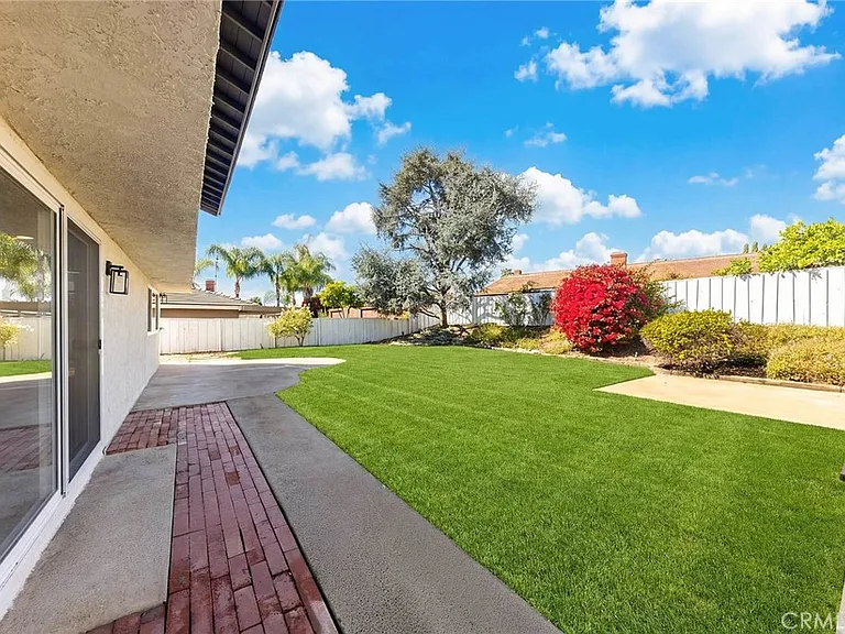 19841 Lombardy Ln — Photo 47