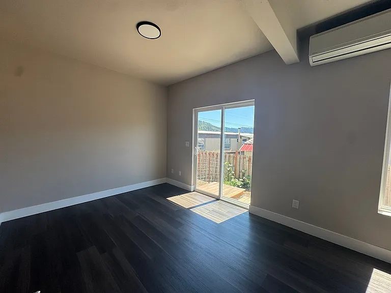 144 Allison Ave — Photo 11