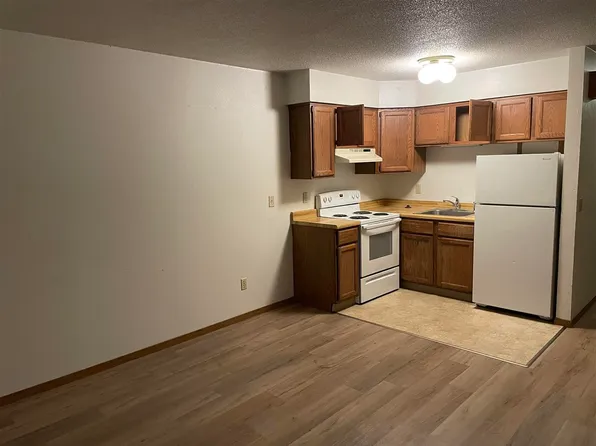 2631 Westwinds Dr APT 2, Iowa City, IA 52246
