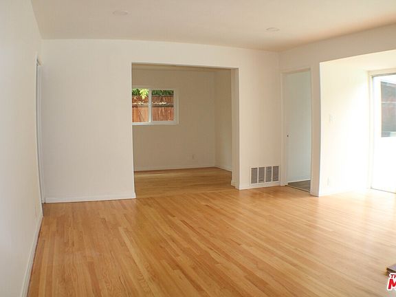 2nd image of 1124 Iliff St