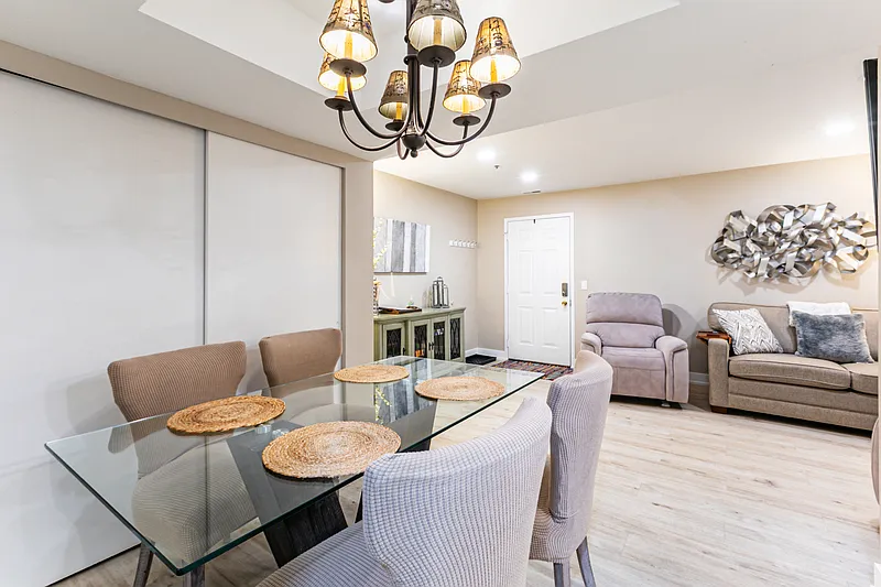 1 bed, 1.0 bath, 658 sqft, $1,990 — Photo 2
