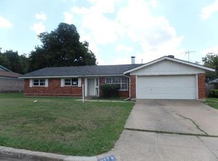217 Revere Dr, Fort Worth, TX 76134