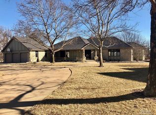 771 Victoria Heights Ter, Salina, KS 67401