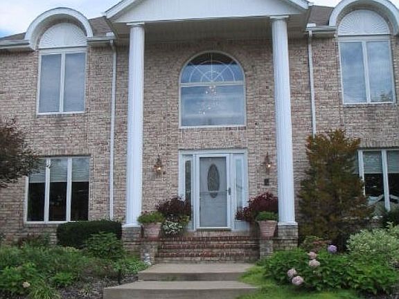 2nd image of 465 Lake Of The Woods Blvd
