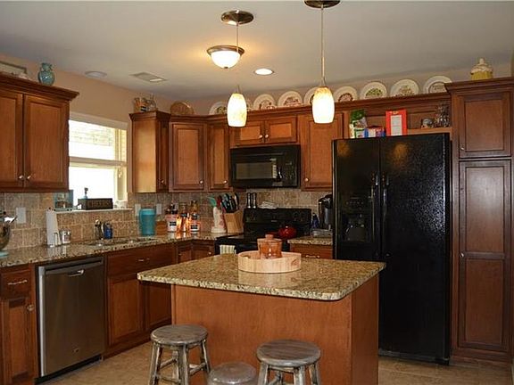 3rd image of 2620 Brittany Ln