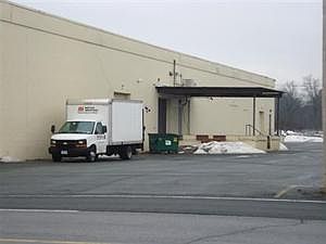 3rd image of 132 Railroad Ave