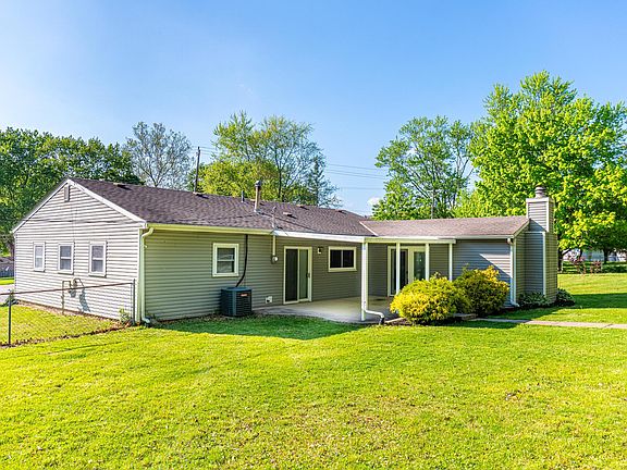 5th image of 349 Hawthorne Ct E