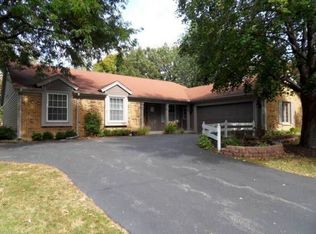 989 W Bauer Rd, Naperville, IL 60563