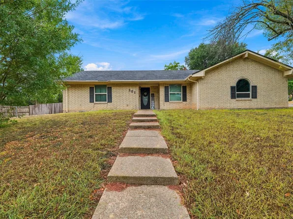 301 Brenda Dr, Hewitt, TX 76643