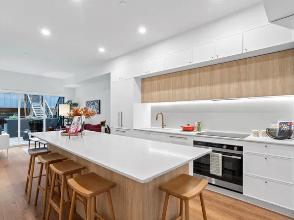 602 E 2nd St #136, North Vancouver, BC V7L 1E3