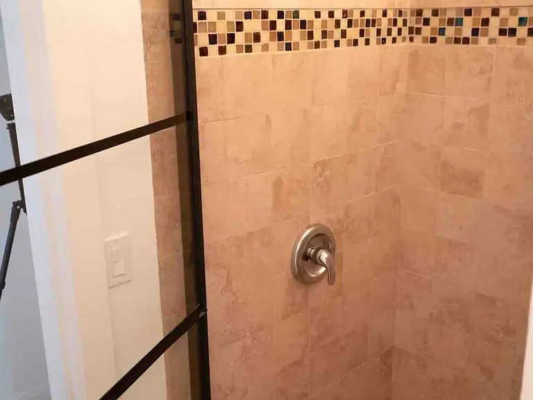 Highland Dr — Photo 16