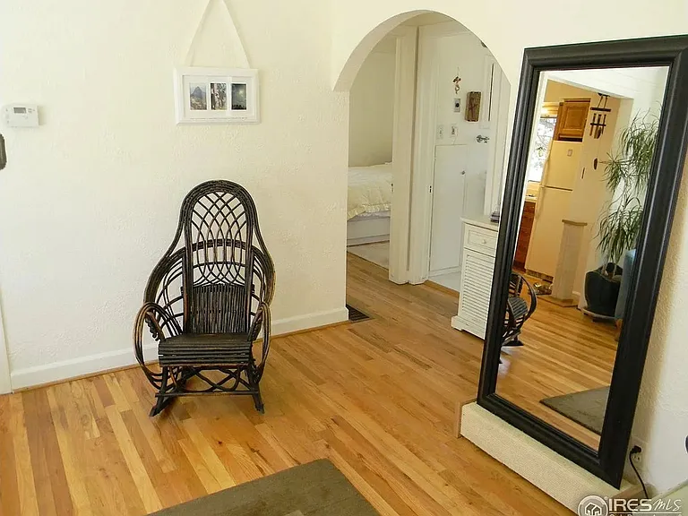 1438 W Oak St — Photo 3
