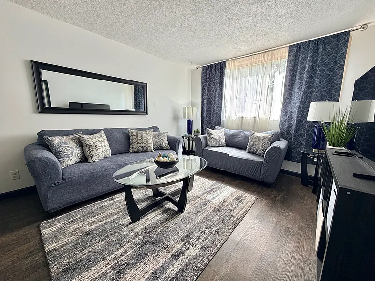 1717 C Ave NE #2 — Photo 5