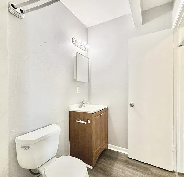 725 14th Ave S #D — Photo 33