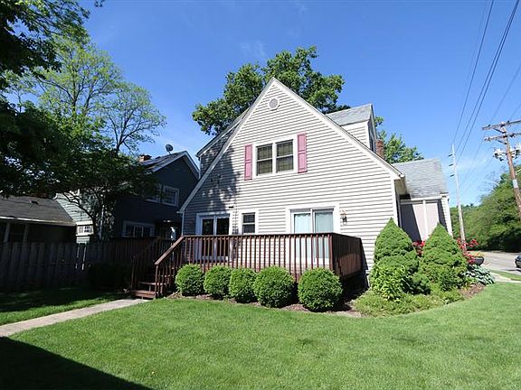 2nd image of 318 W Dorothy Ln