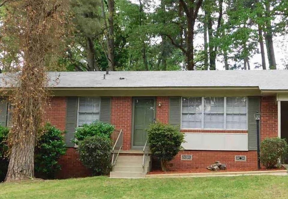 1st image of 70 Berkshire Dr