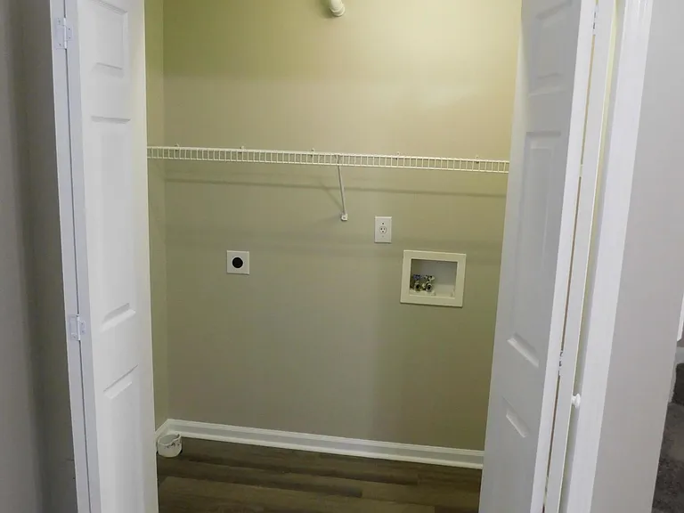 203 Spring Meadow Cir — Photo 4