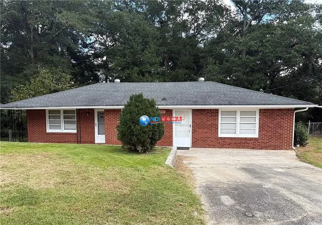 3 bed, 1.5 bath, 1506 sqft, $1,695 — Photo 1