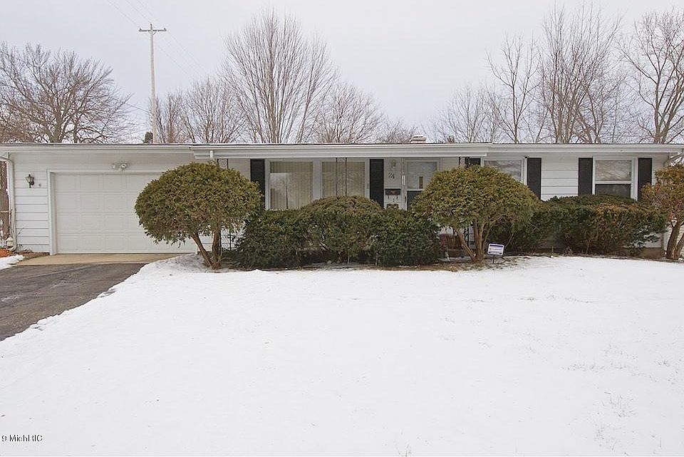 1st image of 24 Bonita Dr