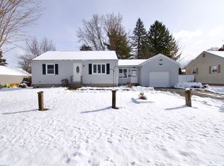 61 Suzanne St, Springfield, MA 01104