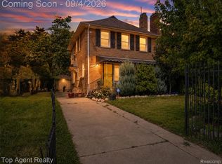 3210 Glendale St, Detroit, MI 48238