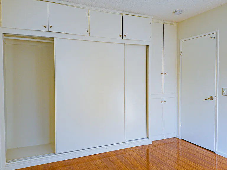447 W Elk Ave — Photo 7