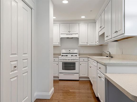 4th image of 725 Harbor Watch Dr Unit 104-4