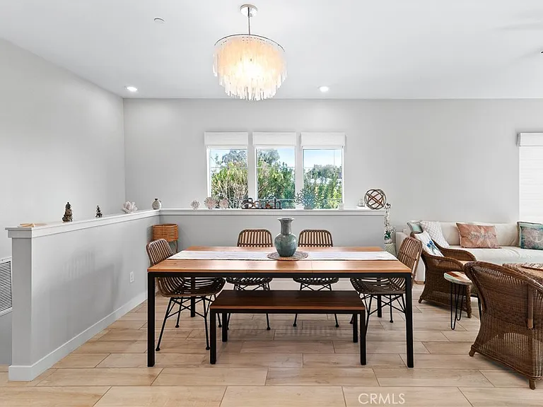 1519 Doheny Way — Photo 5