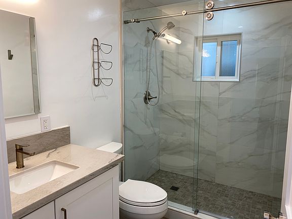 5th image of 1827 W Balboa Blvd APT 2