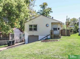 3115 Grebe St, Omaha, NE 68112