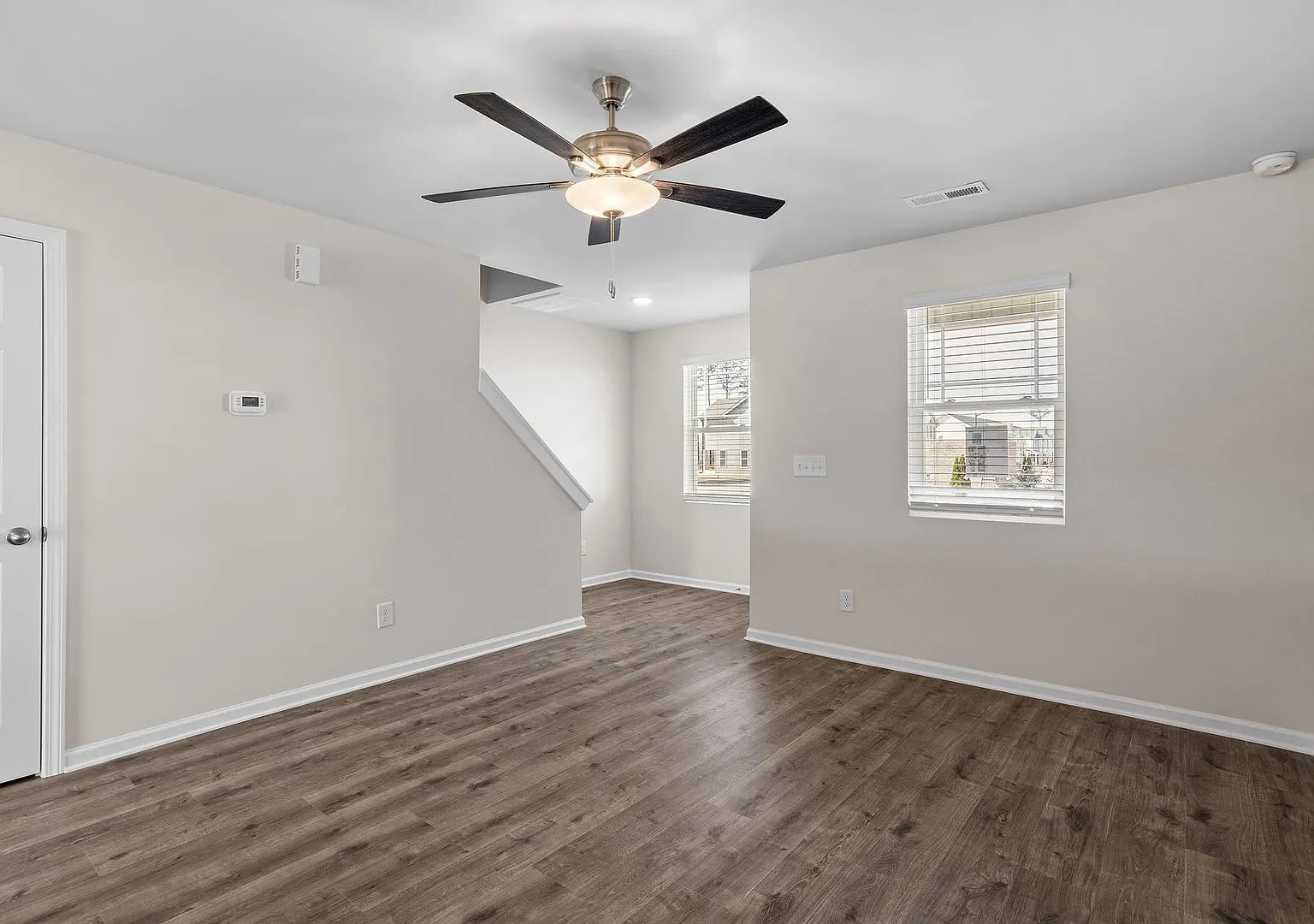 2 bd 2.5 ba townhome — Photo 4