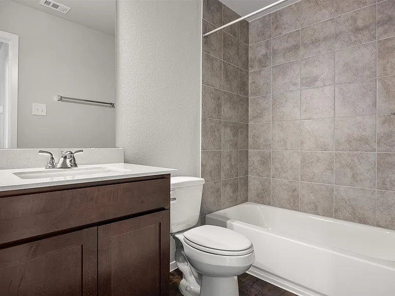 187 Haywood Mnr — Photo 9